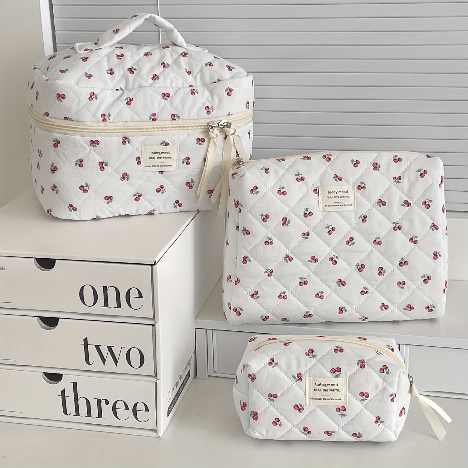 3pcs Quilted Sauce Fruit Cosmetic Bag